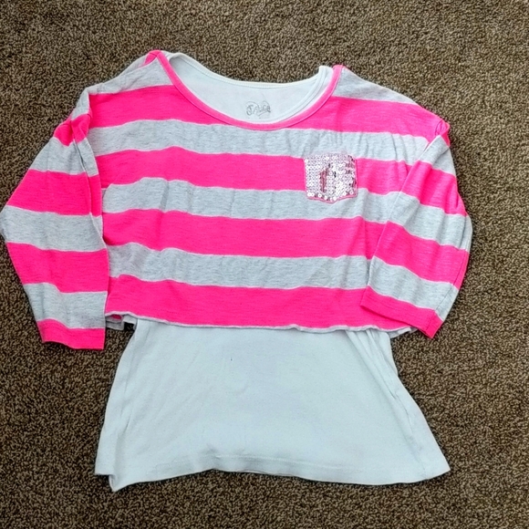 crop top with undershirt